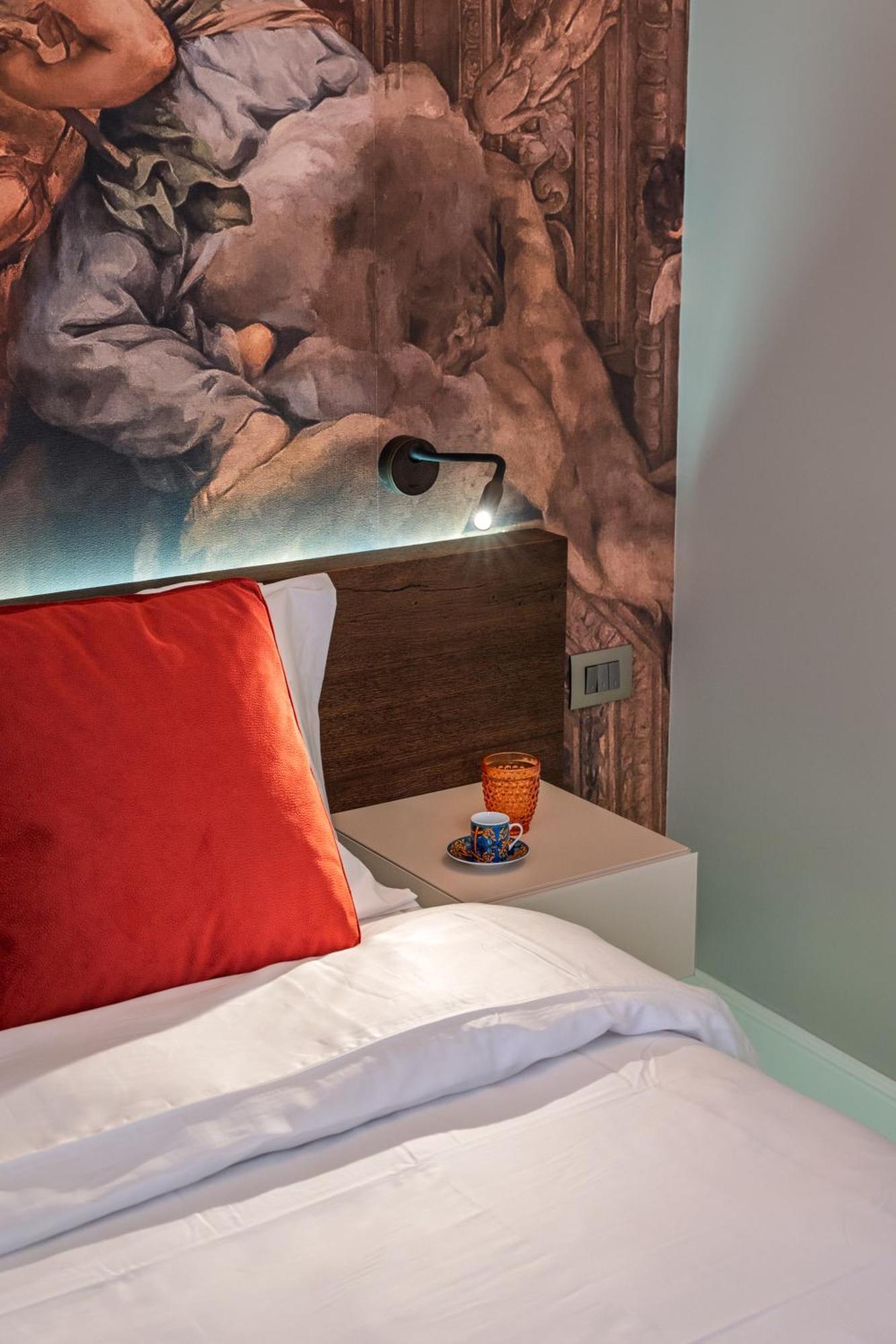 Dreamers In Belsiana Condotti Int 9 * Rome